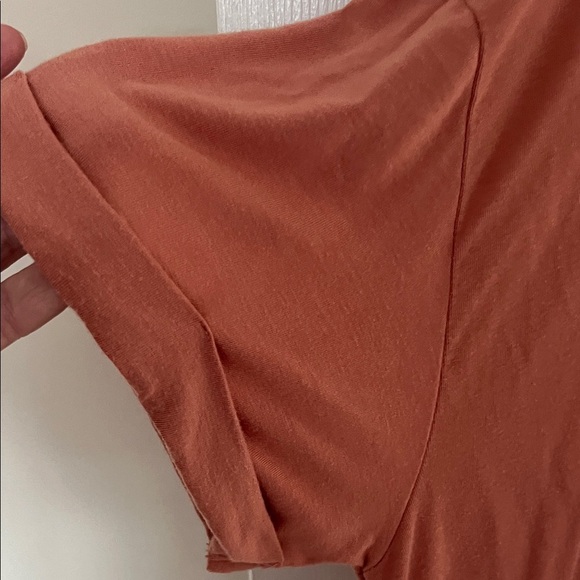 American Eagle Outfitters Women's Short Sleeve Tee in Warm Brown - Picture 4 of 4